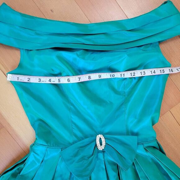 Vintage 1950s green blue iridescent cocktail dress off shoulder bow detail retro - Picture 11 of 13